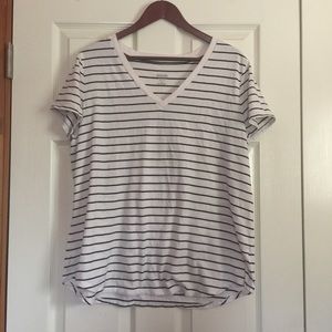Striped vneck tee